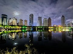 -万绿园