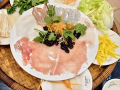 -桥香园云南过桥米线(金马碧鸡店)