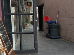 -泉乐坊步行街(烟酒特产平价超市店)