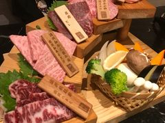 -山川小町·极番烧肉(新地假日广场店)