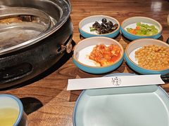 -明洞阿姨·韩式酱蟹烤肉·创意料理(三元桥店)