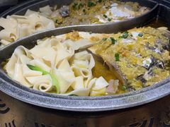-阿瓦山寨·湘菜现炒·剁椒鱼头王(咸阳总店)