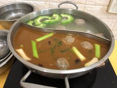 清汤沙茶双拼锅-鑫宝沙茶牛肉火锅(永泰店)