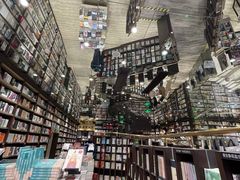 -钟书阁(群光广场店)
