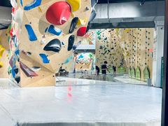 -ROCKPLUS攀岩馆(环宇城店)