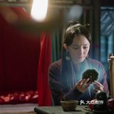 再看他们俩 感觉很不一样