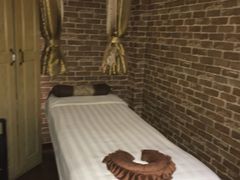 -莱蔻·圣灸堂·推拿艾灸(天山店)