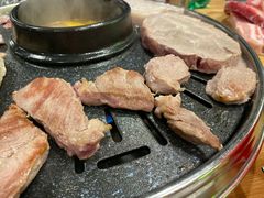 -江南猪肉商会无限续吃(弘大店)