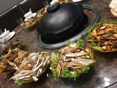 -菌海森林·非遗野生菌火锅(西山区滇池路摩根道店)