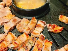 -江南猪肉商会无限续吃(弘大店)