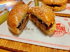 忧郁汉堡-悠航SLOWBOAT(三里屯店)