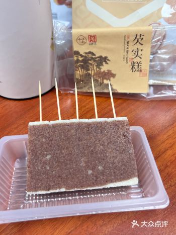 芡实果然很饱腹，吃一块喝一杯水，就可以饱腹两小时