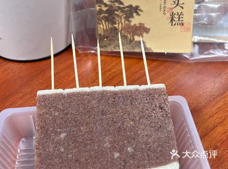 芡实果然很饱腹，吃一块喝一杯水，就可以饱腹两小时