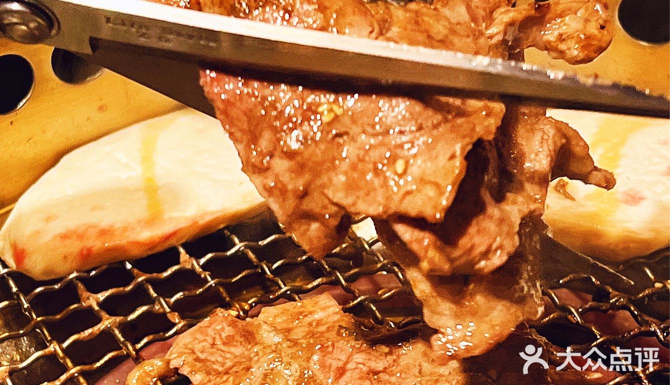 这家性价比超高的烧肉，值得排队来打卡就餐！
