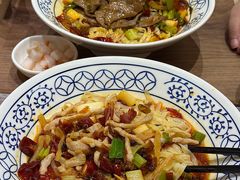 -李与白包子铺(桐梓林店)