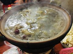 连州果园鸡-威邵鸡煲(西华路总店)