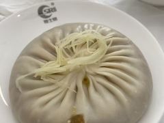 蟹黄汤包一笼-鸿运酒楼