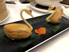鲍鱼天鹅酥-白天鹅宾馆-宏图府餐厅