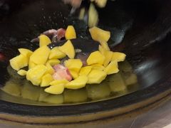 江团-王老六铁锅炖鱼(圣亚海洋店)