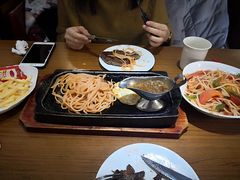 -许榴香西餐厅(台东步行街店)