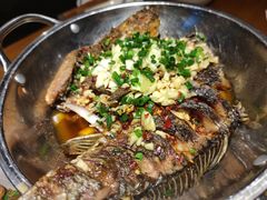 平锅蒜香鲫鱼-李久其家民间餐厅(梅溪湖店)