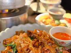 -大头虾越式风味餐厅(光明广场店)