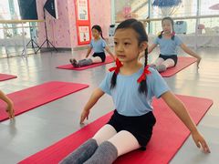 -Isee灰姑娘国际儿童艺术中心(证大·大拇指广场店)