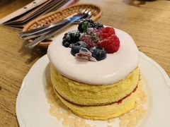 杂莓酸奶油松饼-無早咖啡