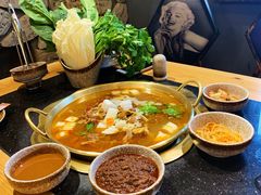 -顶顶汤火牛排火锅·经典铜锅涮肉