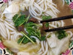 -鑫花溪牛肉米粉(人民广场店)