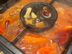 -老牌坊云南鱼豆花火锅(爱建店)