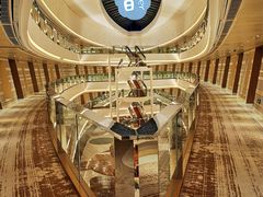 -上海滴水湖皇冠假日酒店