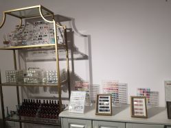 -Yolee雅妮容颜定制美睫·美甲