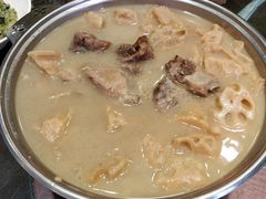 洪湖野藕排骨汤-刘胖子家常菜·蹄花焖藕(中南店)