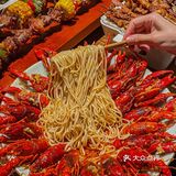 来杭州一定要吃这家烧烤店‼️烤榴莲和1米羊肉串赞暴
