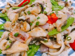 炒鲫鱼片-龙桥私厨·姜花菊花过桥鱼·顺德菜(容桂店)