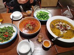 -二厨·吊桥小院·脆皮烧鸡公·本地农家菜(沿江西路店)