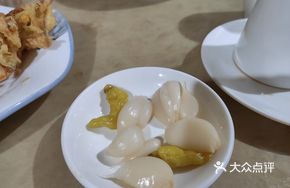 Sweet Pickled Garlic and Pickled Chili