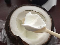 -志龙皇冠吃货椰子铺