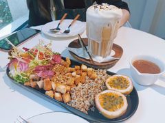 百香果鸡肉沙拉-露露家咖啡店