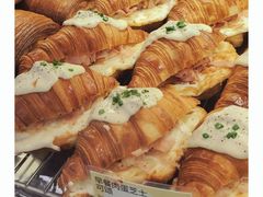 早餐肉蛋可颂-PAOPAO Bakery&Café(港汇店)