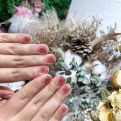 -花岐款式专研健康美甲沙龙