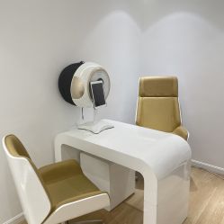 -苗方清颜痘肌研究所