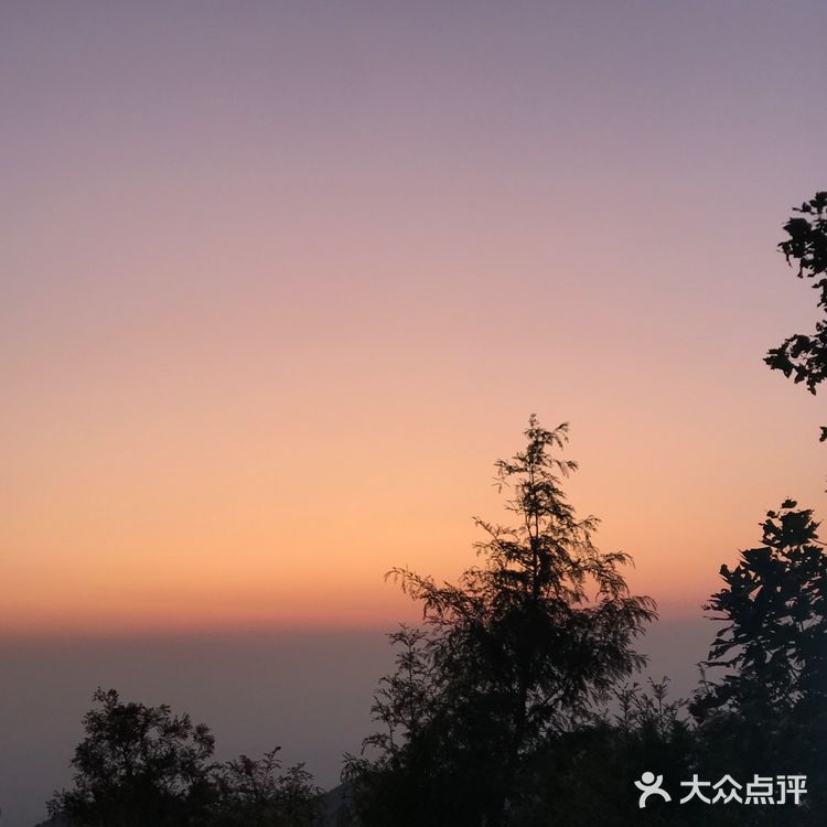 🌃夜爬衡山攻略:星光与晨曦之旅