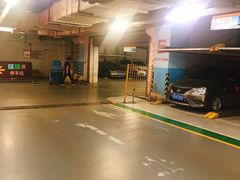 -环球港-停车场