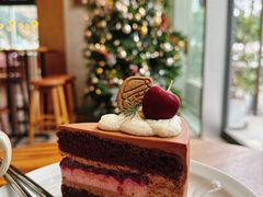 车厘子黑巧蛋糕-DECAMERON十日谈(前海嘉里中心店)