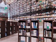 -钟书阁(群光广场店)