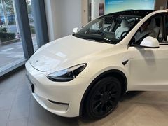 -TESLA 特斯拉(上海太古汇体验店)