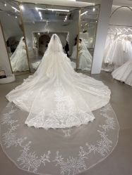 -艾米丽婚纱礼服