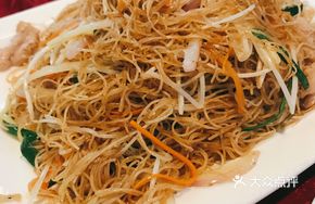 Three-Strand Stir-Fried Rice Noodles